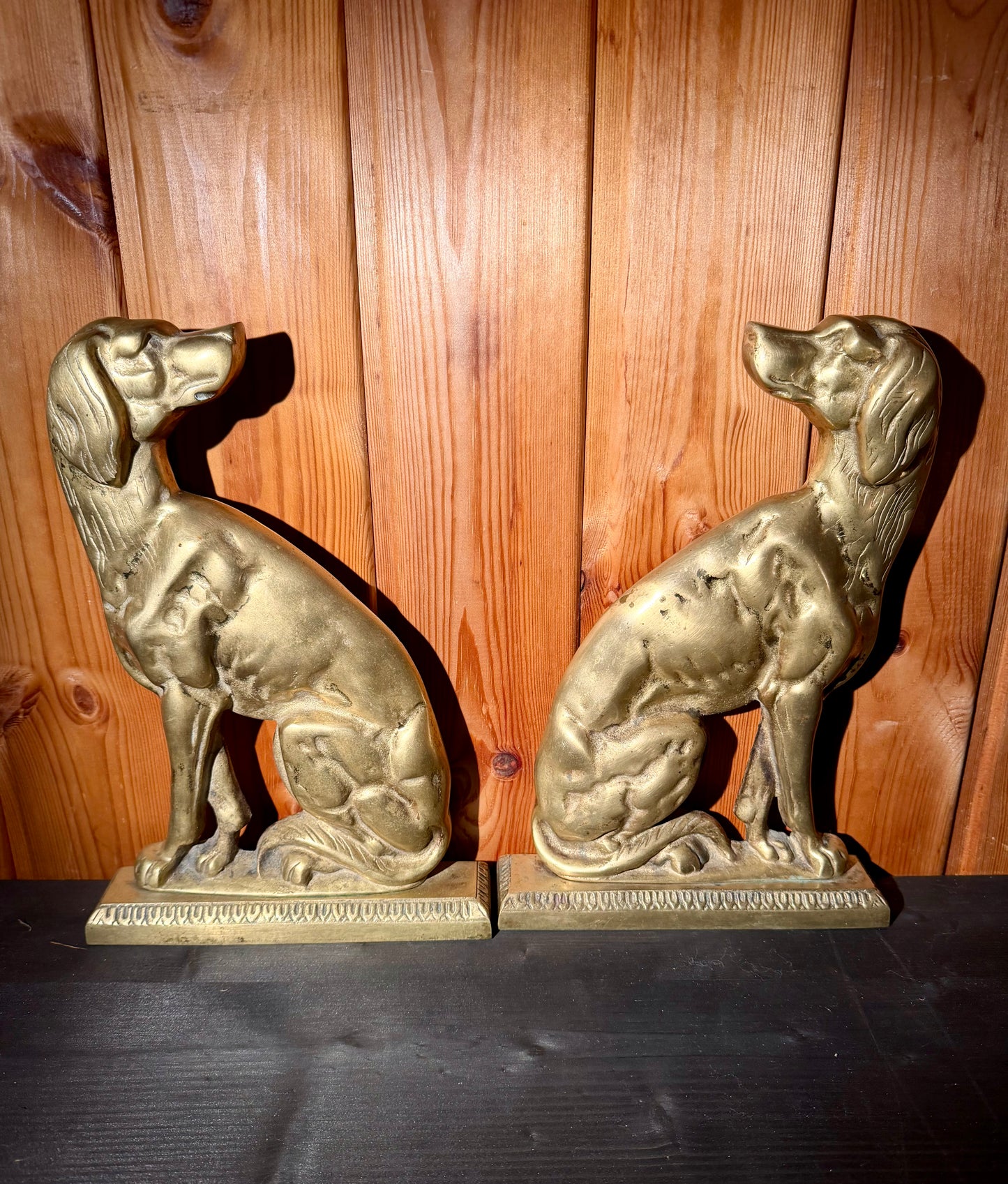 Antikes Paar Türstopper in Hundeform – Messing & Gusseisen (19. Jahrhundert)
