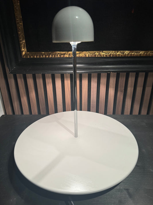 "Nemea" Tischlampe von Vico Magistretti für Artemide, 1970er Design