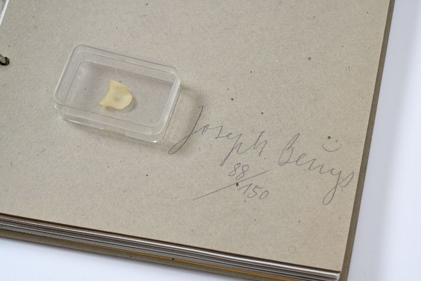 Joseph Beuys – Werkverzeichnis der Multiples mit "Fingernagelabdruck" (1972)
